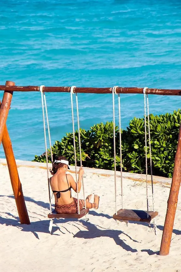 Pensión Lezzoto 2.5 Beach Playa del Carmen México